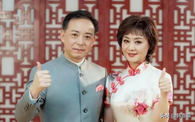 于魁智李胜素喝酒照曝光，疑贬低内地不雅观

众，他妻儿双全，她还单身
