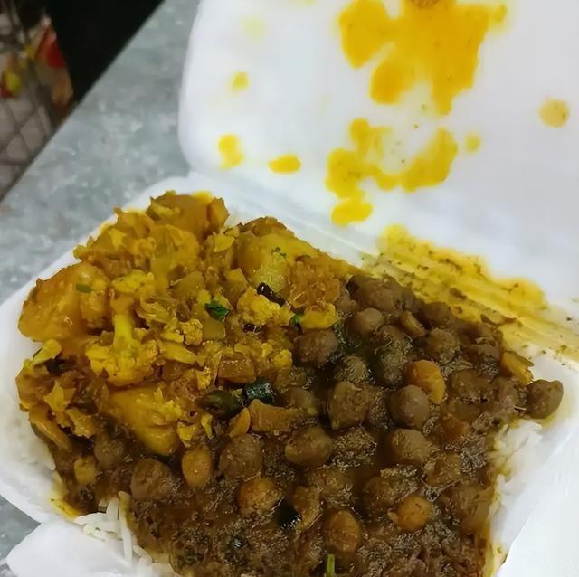 印度是空姐的噩梦？在飞机厕所洗手池上拉屎，一出机场臭味扑鼻