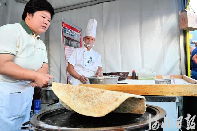 打卡“廊洽时光”美食音乐节