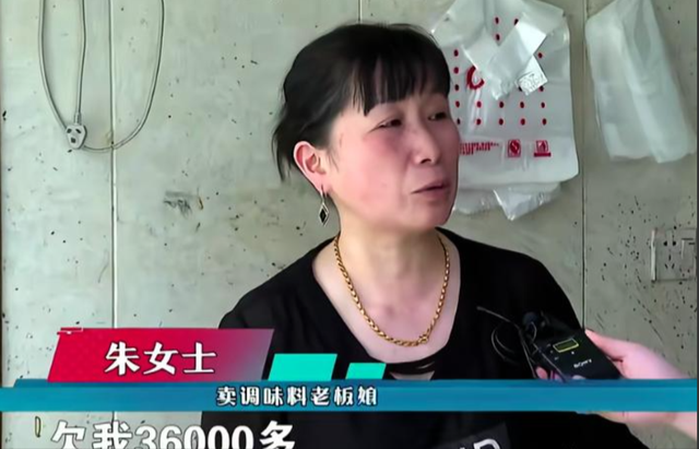 后续！嘉兴一老板女儿婚宴吃掉52万，拒绝结账，老人睡家门口讨帐
