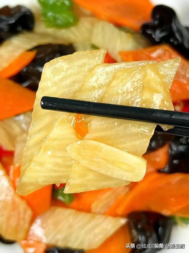 每天不重样的6道家常素菜，康健好吃不上火，爱食斋
朋侪看这里