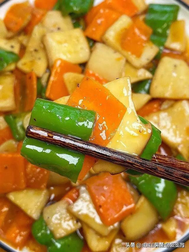 每天不重样的6道家常素菜，康健好吃不上火，爱食斋
朋侪看这里