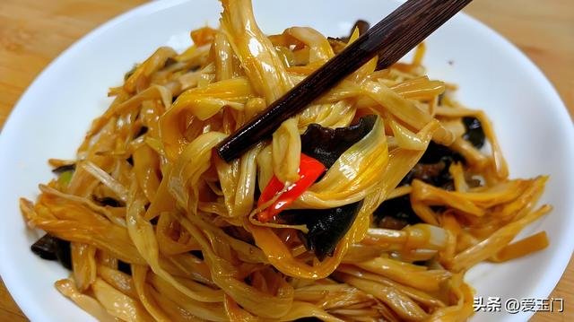 对睡眠特别好的4种食物，建议一周吃两三次，入睡快了，睡得也喷鼻
