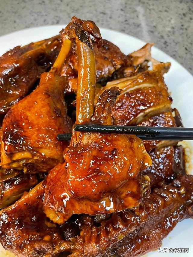 临近夏至，别忘要“补夏”，“1肉、2果、3菜”记得吃，顺应
时节