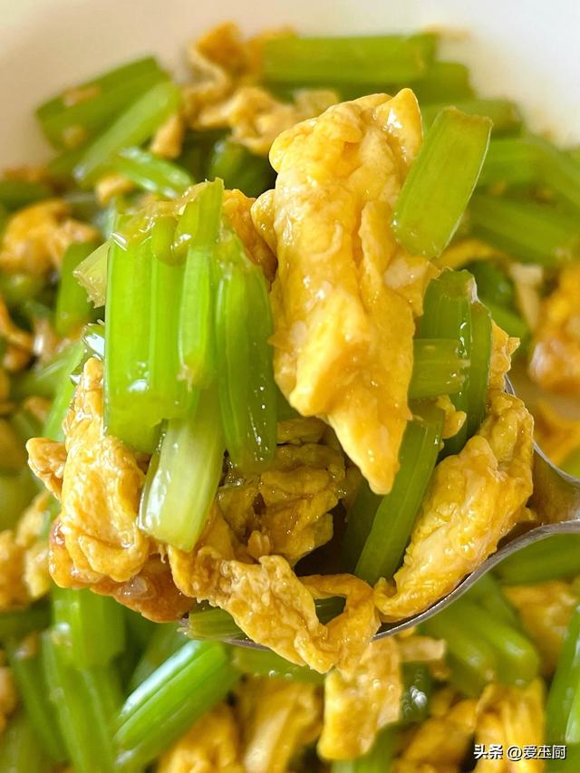 临近夏至，别忘要“补夏”，“1肉、2果、3菜”记得吃，顺应
时节