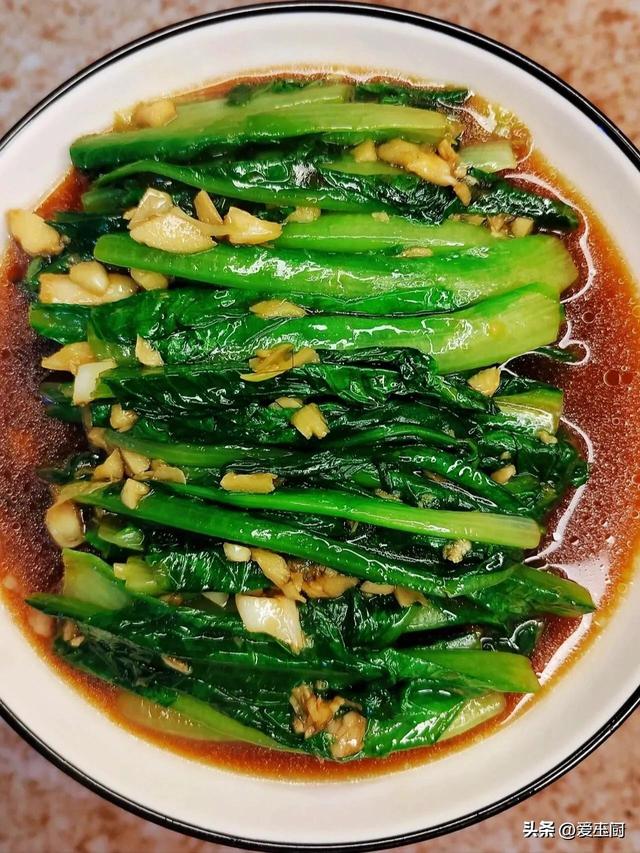 临近夏至，别忘要“补夏”，“1肉、2果、3菜”记得吃，顺应
时节