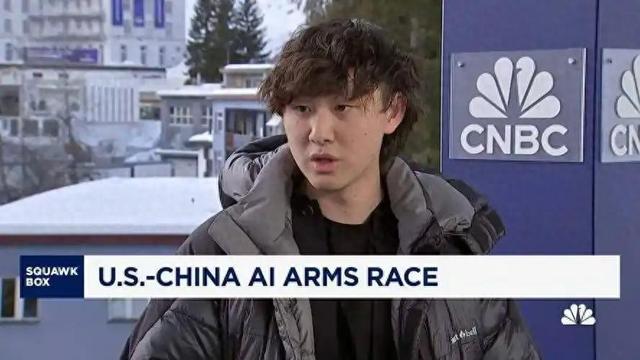 华裔天才少年成百亿财主
，曾献计特朗普，阻止中国AI技术抢跑