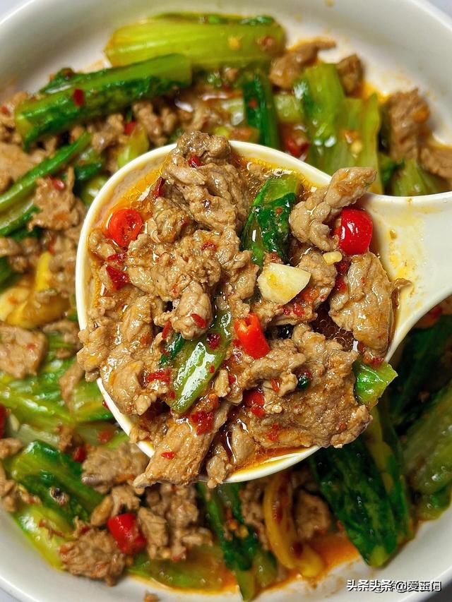 不愧是被央视点名的下饭菜，连下三碗饭，太喷鼻
了
