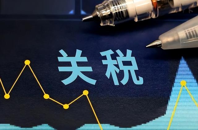 美首席代表刚返国，就向举世宣布一件年夜
事，彻底撕掉
落
特朗普遮羞布