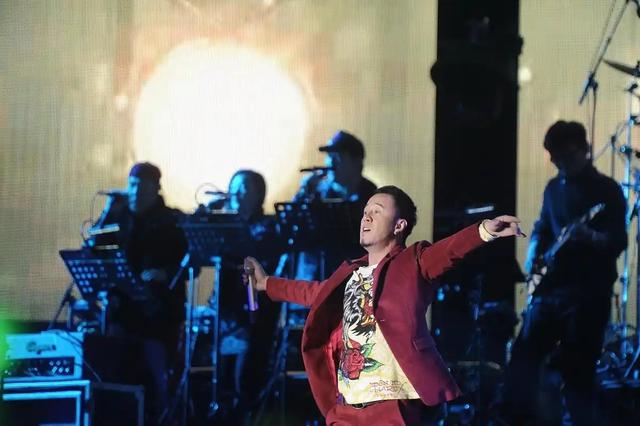 红歌岂能乱改！杨坤魔改《游击队之歌》，老兵子女集体写信抗议