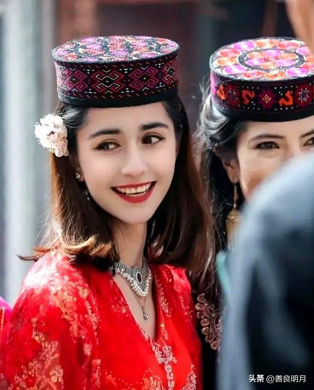中国独一
的白种公平易近


族：不与外族

人通婚，热爱

故国志愿守卫边境
