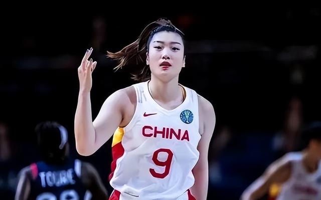 李梦离队，主帅曝退队黑幕引公愤
