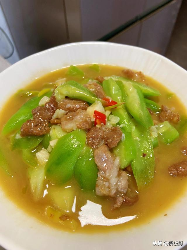 朋友来家不下馆子不点外卖，8道菜端上桌，网友：家宴是最高礼遇