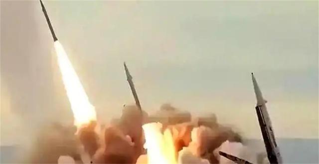 深夜爆炸不断，第三国预备参战，哈梅内伊态度大年夜

变，狠话史无前例
