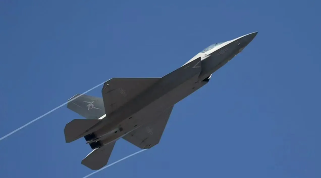 以军战机打穿伊朗防空，打出一不测结果：中国兵器
在中东又火了？