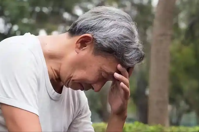 脑梗离世的人越来越多？大夫苦劝：天热宁肯喝凉水，也别喝这4物
