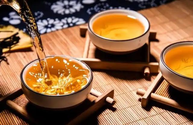 脑梗离世的人越来越多？大夫苦劝：天热宁肯喝凉水，也别喝这4物