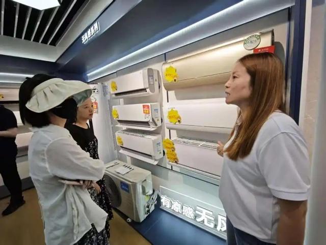 怪不得国家要叫停国补，原来
国家万亿补贴，成了一部门人的钱树子
