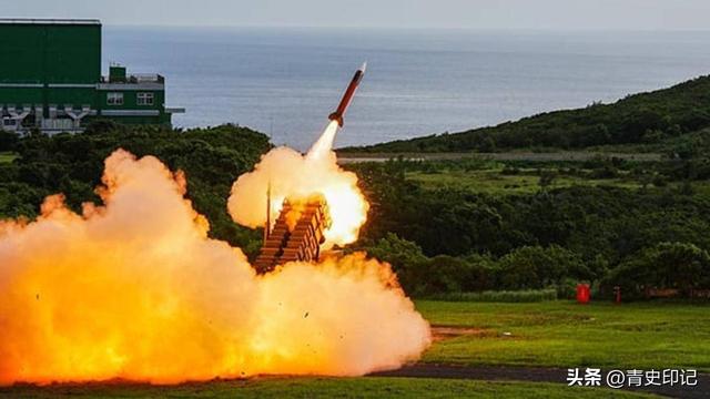 我方专家告诫：若中美开战，只需一天，环球就会知道美国真实水平