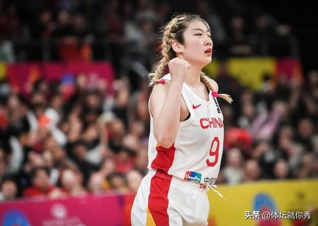 宫鲁鸣为何非要开除李梦？无非这3个原因，每一个都让人佩服