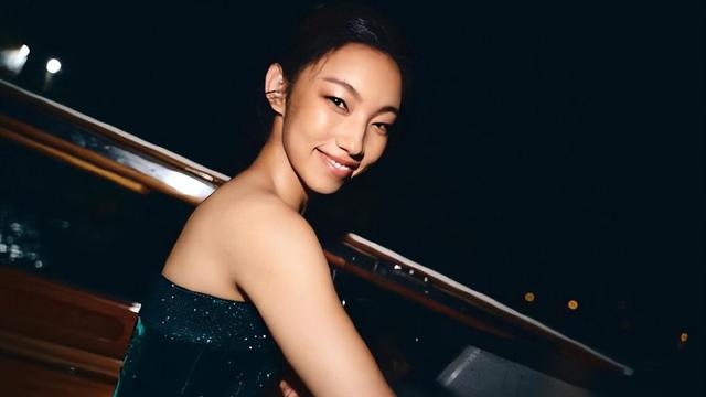 官媒脱手了！命令彻查那尔那茜，吴京电影告急除名，她恐彻底凉凉