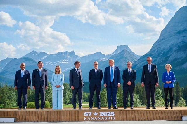 莫迪在G7遭受
羞耻一幕，特朗普一句话，让没到场的中国成了焦点
