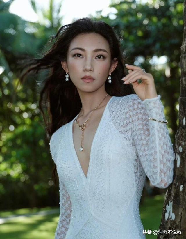 那尔那茜变乱一连发酵，一张饭局合影被挖出来，从中可以看出端倪
