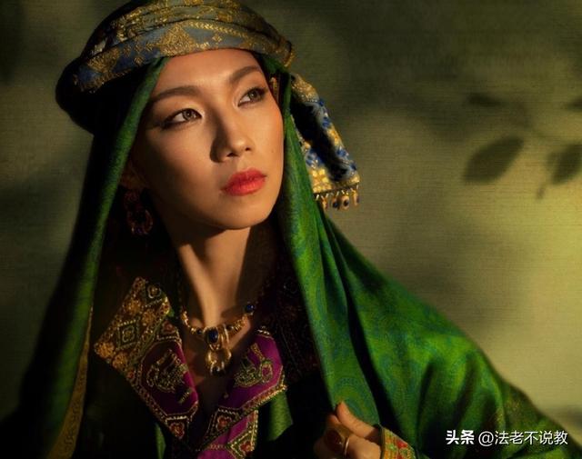 那尔那茜变乱一连发酵，一张饭局合影被挖出来，从中可以看出端倪
