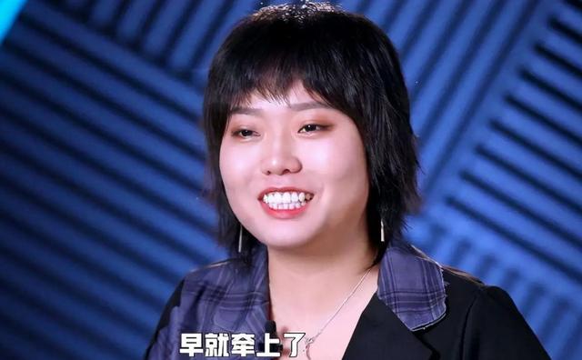 李雪琴变乱升级
！举报人再晒证据实锤，被曝学历造假只是冰山一角