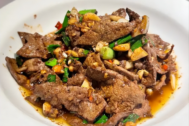 医生告诫：一旦确诊脂肪肝，这6种食物
必须
戒失落
，避免肝脏再受损