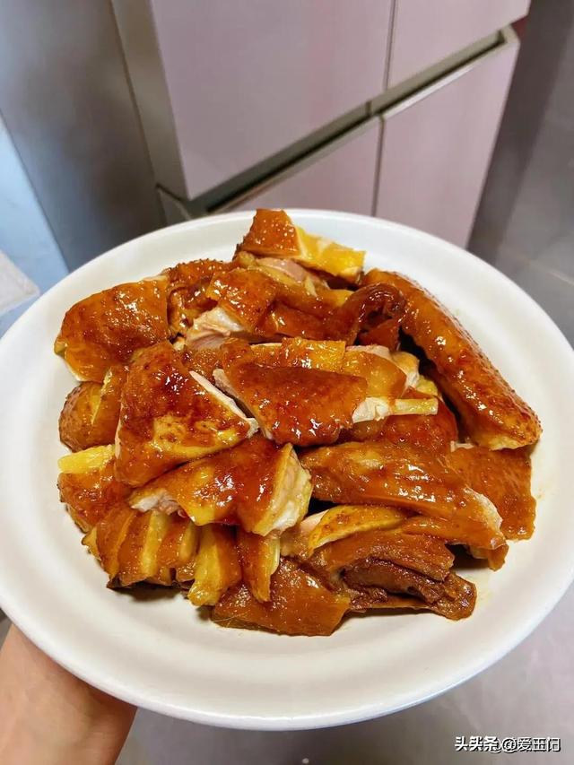 趁着孩子放假了，预备这些年夜
餐，年夜
家聚一聚，不用到外面吃了
