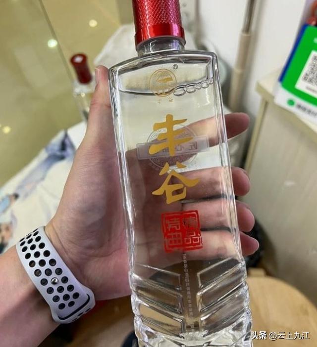 别看五粮液有名，四川人宴客却很少喝，反而更喜欢这5款小众酒