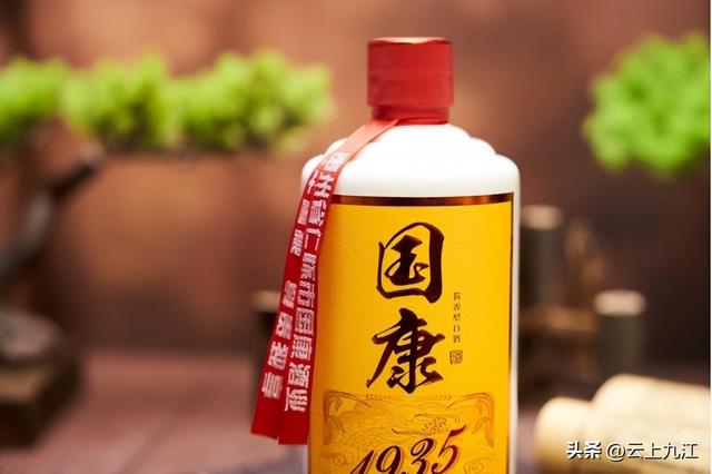 别看五粮液有名，四川人宴客却很少喝，反而更喜欢这5款小众酒