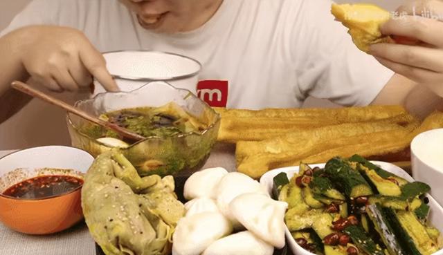 “女吃播三巨头”近况:脸像骷髅，摘除味觉神经，有人已立好遗嘱

