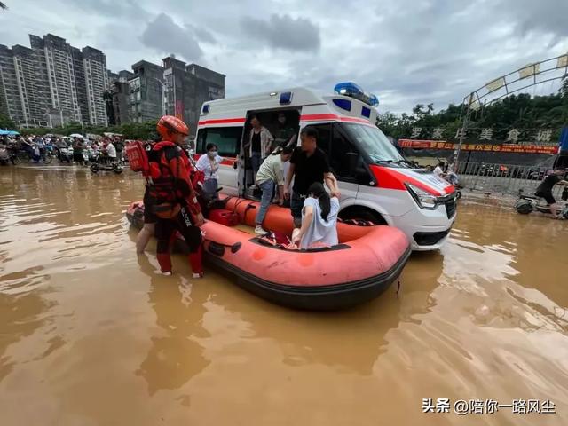 怀集哄抢事件后续：几千元现金被顺走，老板怒发四问，本地人发声
