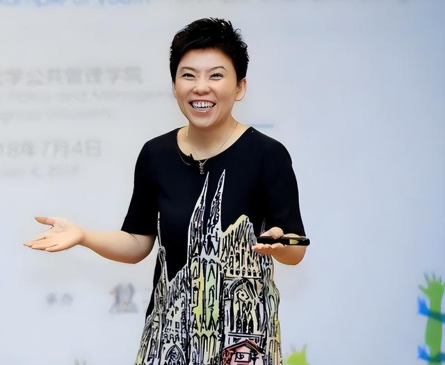 败光20亿、向洋人下跪、国籍成谜，邓亚萍身上的标签到底是真是假