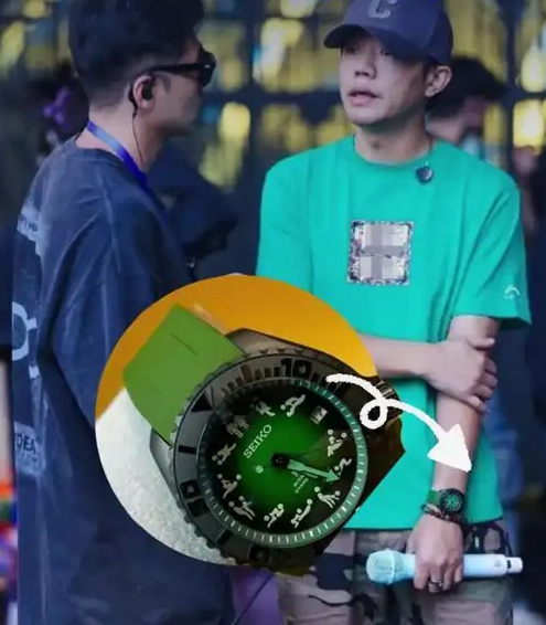 凤凰传奇被曝遭封杀！演唱会撤消
后不到48小时，传来3年夜
重磅新闻
