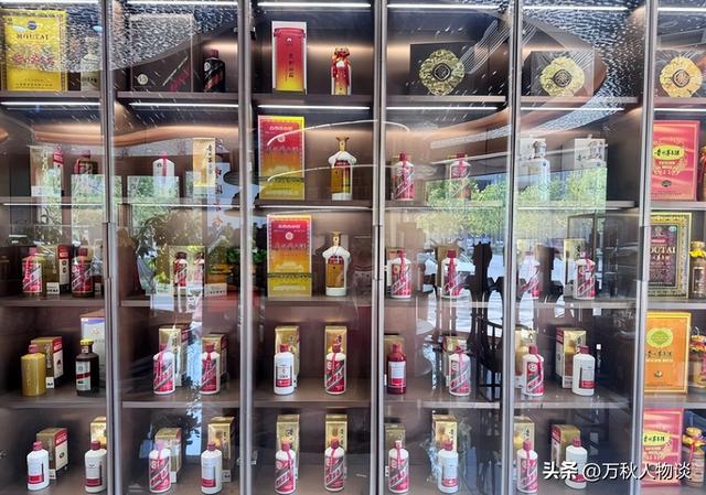 一夜亏失落
一辆奔驰！茅台暴跌到了“白菜价”，酒商：根本
不让人活