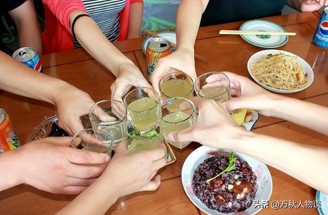 一夜亏失落
一辆奔驰！茅台暴跌到了“白菜价”，酒商：根本
不让人活
