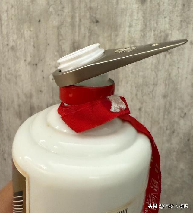 一夜亏失落
一辆奔驰！茅台暴跌到了“白菜价”，酒商：根本
不让人活