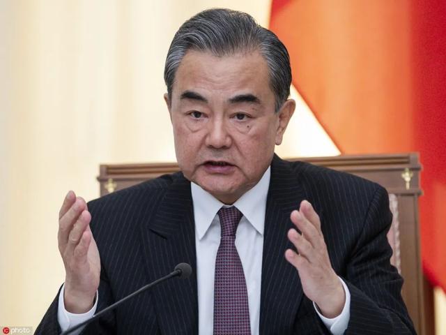 王毅回京不到2小时，深夜接到中东急电，中方对伊朗已是穷力尽心
