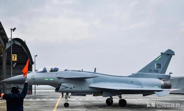 以军战机打穿伊朗防空，打出一不测效果：中国武器在中东又火了？