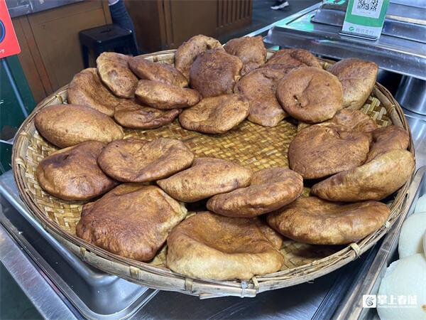 昆明野生菌上市雨季催生“亲民价”！ 附东华菜市场逛吃攻略