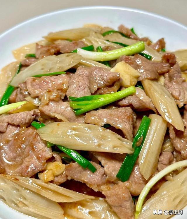 小暑将至，不吃肉也要吃它，一清热，二润肺，三通便，越嫩就越贵