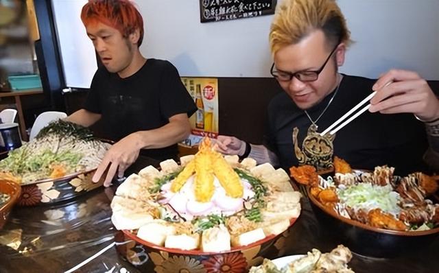 “女吃播三巨头”现状:脸像骷髅，摘除味觉神经，有人已立好遗言
