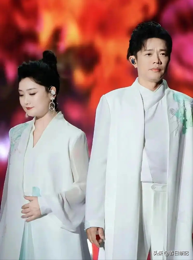 凤凰传奇被曝遭封杀！演唱会取消

后不到48小时，传来3年夜
重磅新闻
