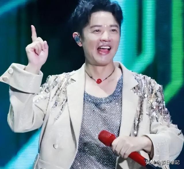 凤凰传奇被曝遭封杀！演唱会取消

后不到48小时，传来3年夜
重磅新闻
