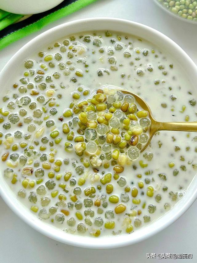 绿豆配一宝，少往病院
跑，一祛湿，二消暑，三补水低沉胆固醇