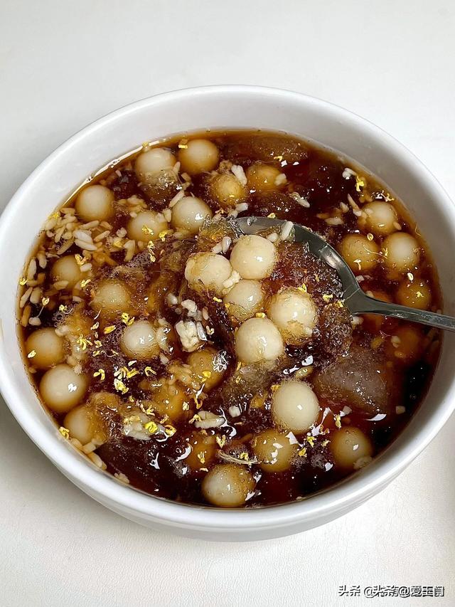 天气炎热没有食欲，来试试这几款清热解暑甜汤，担保
你味蕾年夜
开