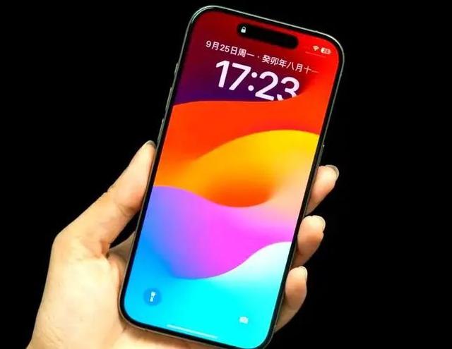 iPhone 17 Pro Max 全新设计，果粉们都炸了